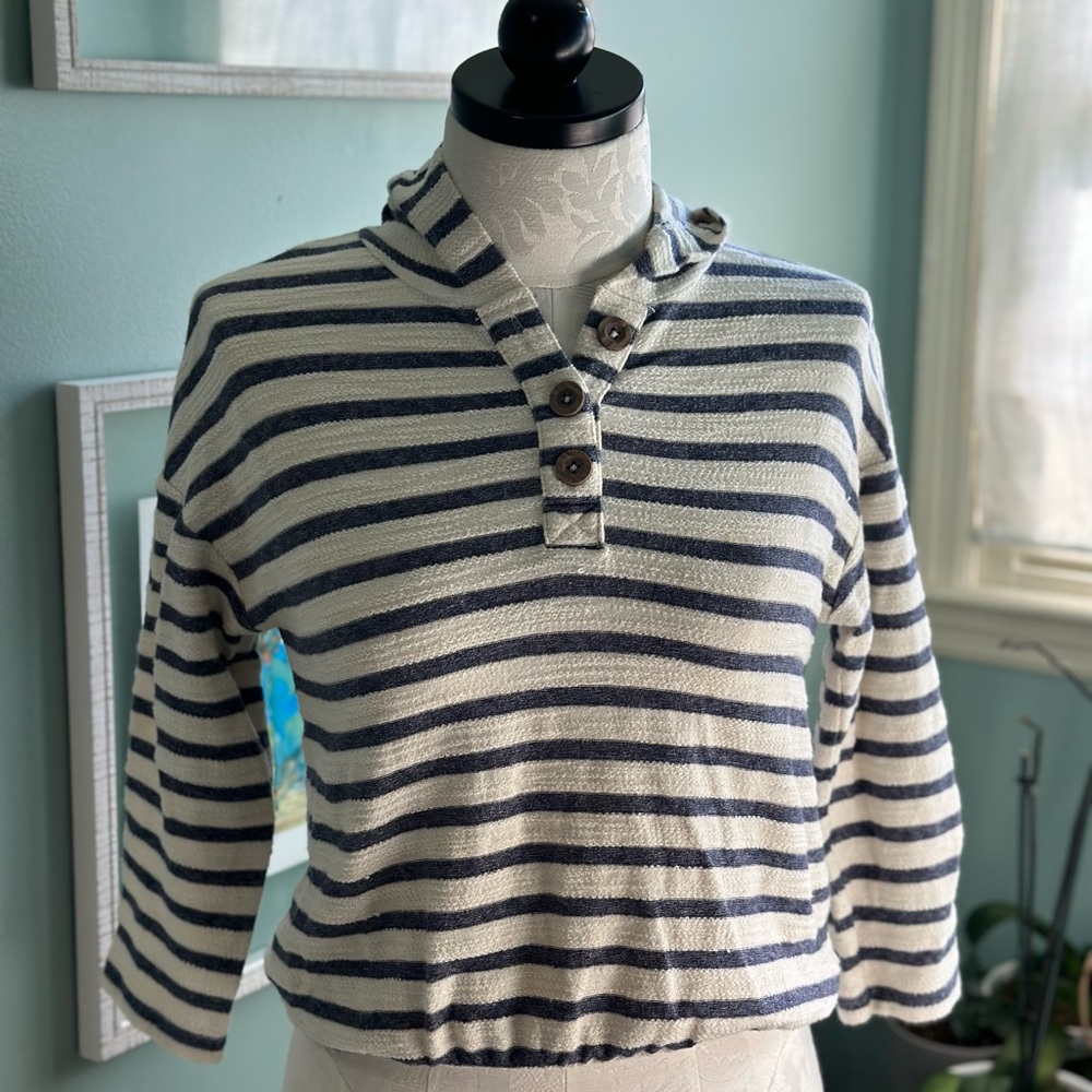 Old Navy Cropped Hoodie